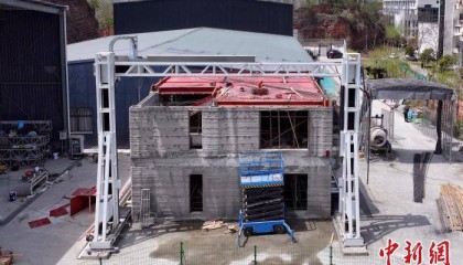 湖北宜昌：“打印”出来的双层建筑封顶