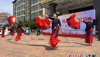 盐城大丰：文化志愿“大篷车”开进社区