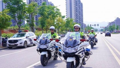 蓝山县公安交警大队：交警坚守护平安