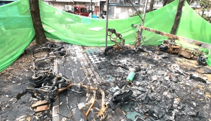 北京一小区电动车充电棚起火！消防车赶到，发现消防通道完全被堵……