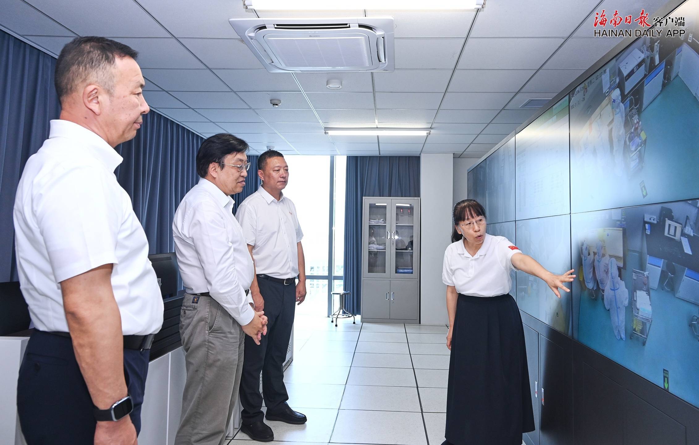 冯飞在海口调研自由贸易港压力测试情况 -- 图片新闻 -- 海南省应急管理厅